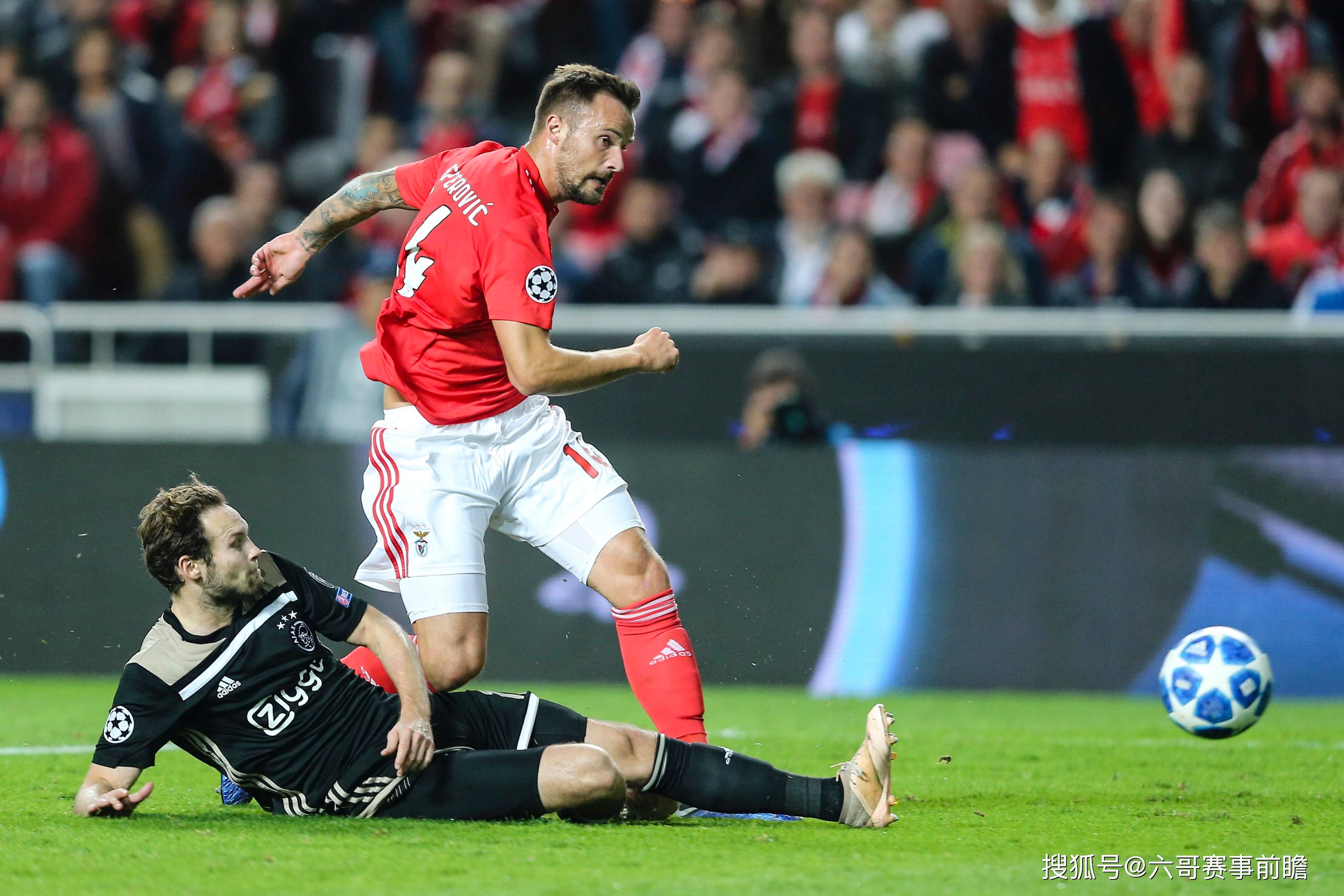 关于葡萄牙体育训练开放日，今晚防线松动引欢呼，NBA季后赛在即，赛程密集仍需轮换的信息