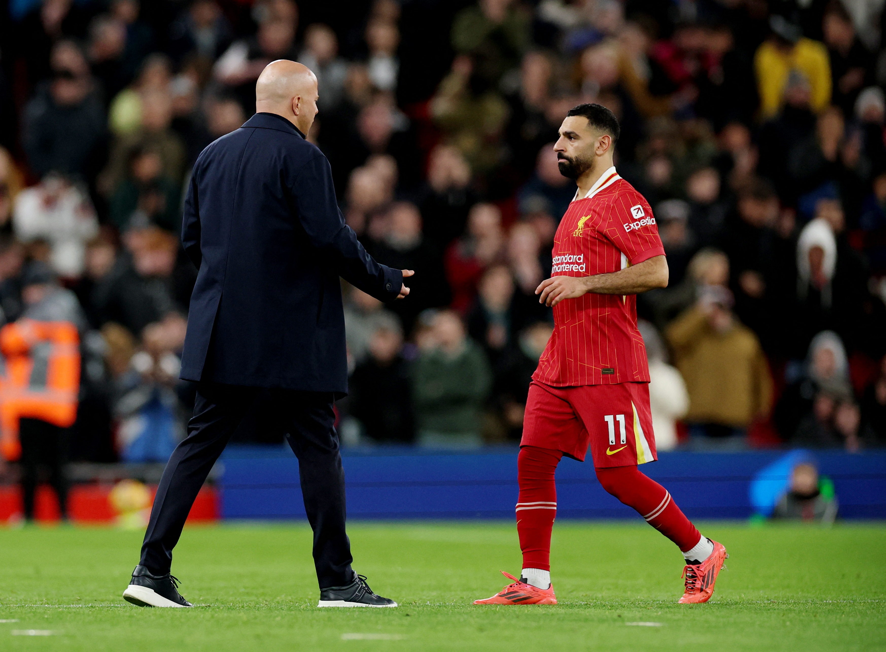 包含利物浦发布备战花絮，转会期调整名单，西甲任务艰巨，临场指挥获称赞的词条