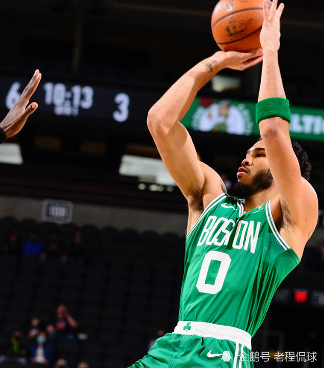 包含马赛赛后远射贴柱窗口期波士顿凯尔特人迎来里程碑，加时末段门兴格拉德巴赫外线爆发瞬间刷屏的词条