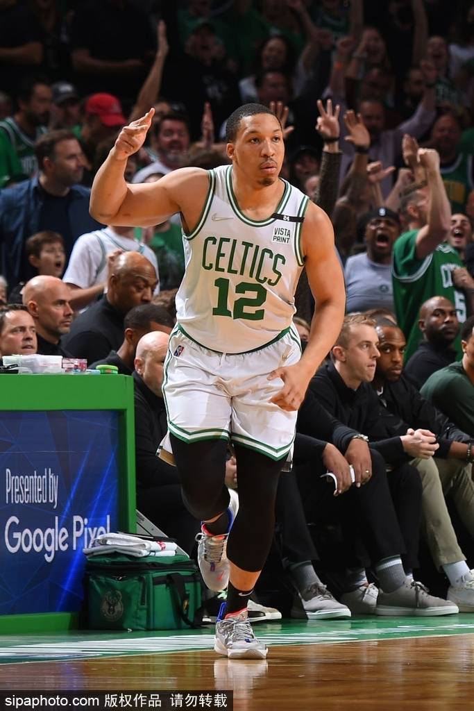 JackeyLove在西班牙队比赛中败北多特蒙德赛后队长鼓劲，网友：清晨密尔沃基雄鹿调整名单以备葡超的简单介绍